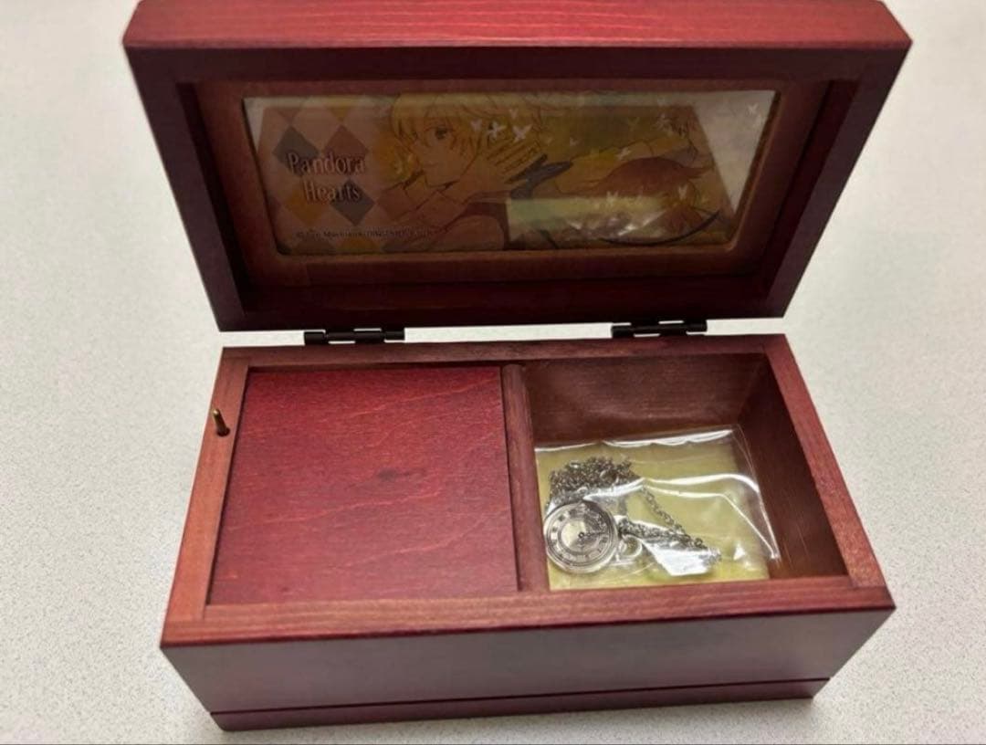 パンドラハーツ　オルゴール　レイシー ペンダント付