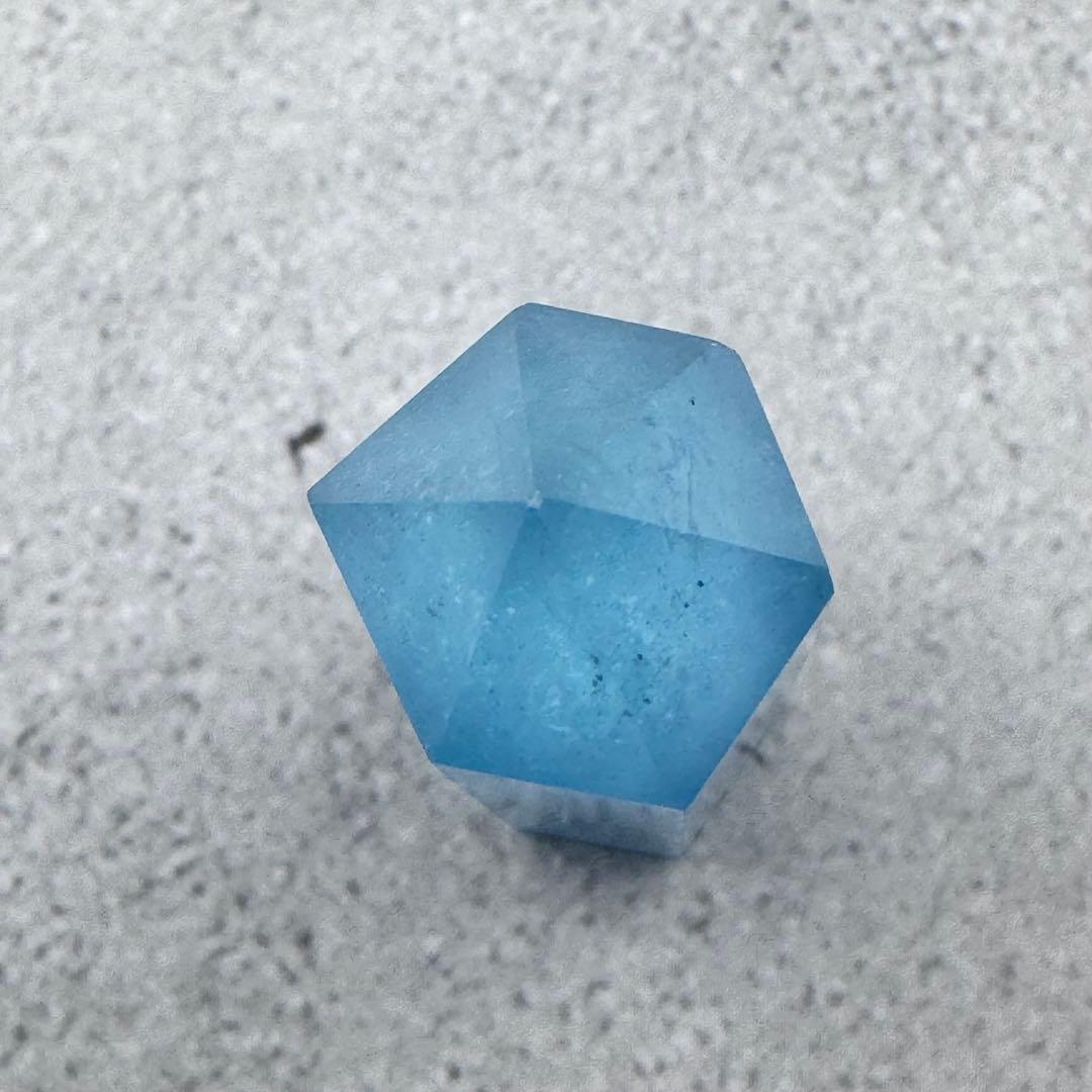 G-54アクアマリン六角ポイント　水色原石　天然石　パワーストーン