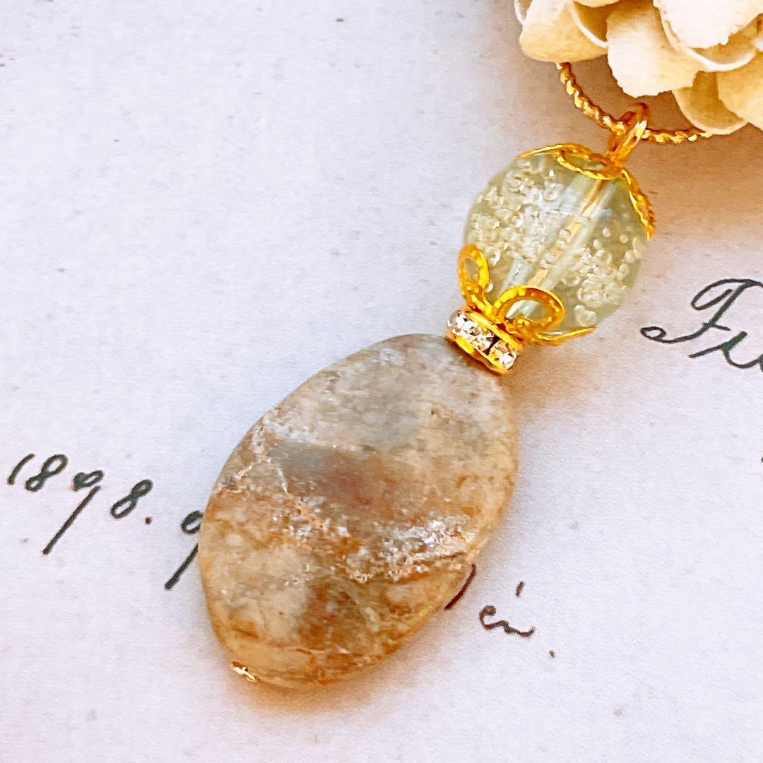 ゴム輪っか大きめ♪天然石＆手染めバブルビーズのフラワーヘアゴム(アイボリー)