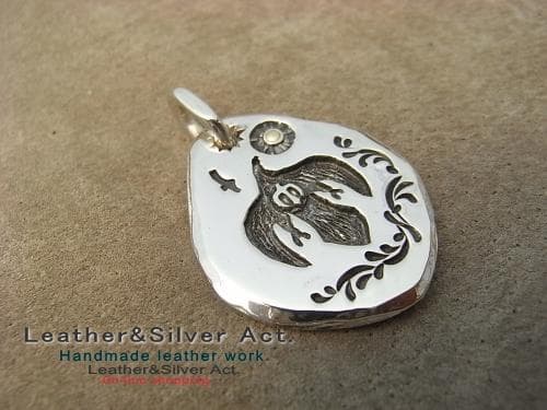 1点物　手彫りイーグルシルバーペンダントトップ　シルバー925ゴールド（ｋ18）