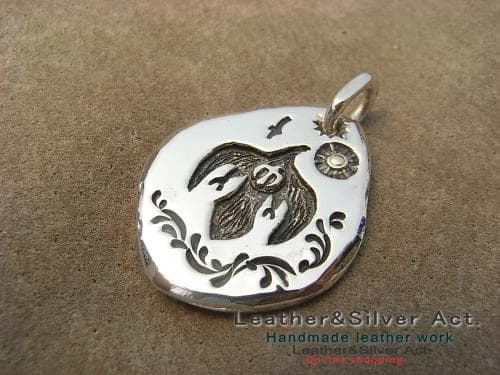 1点物　手彫りイーグルシルバーペンダントトップ　シルバー925ゴールド（ｋ18）