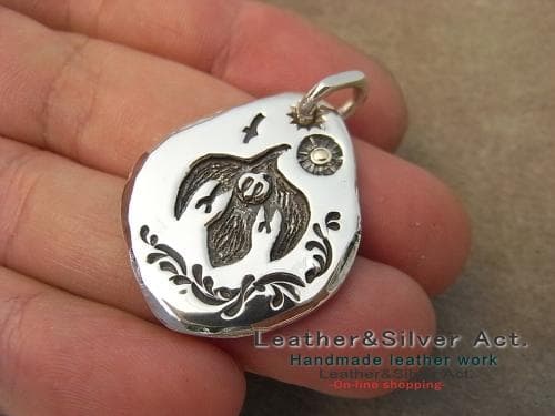 1点物　手彫りイーグルシルバーペンダントトップ　シルバー925ゴールド（ｋ18）