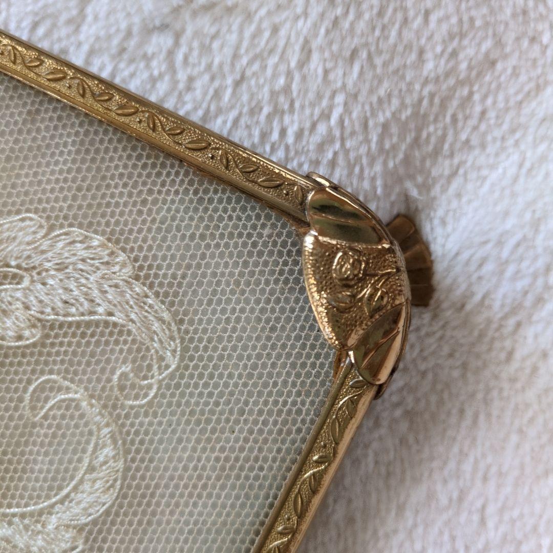 プチポワンイギリス製刺繍入りレースのドレッシングトレイ 金色フレーム