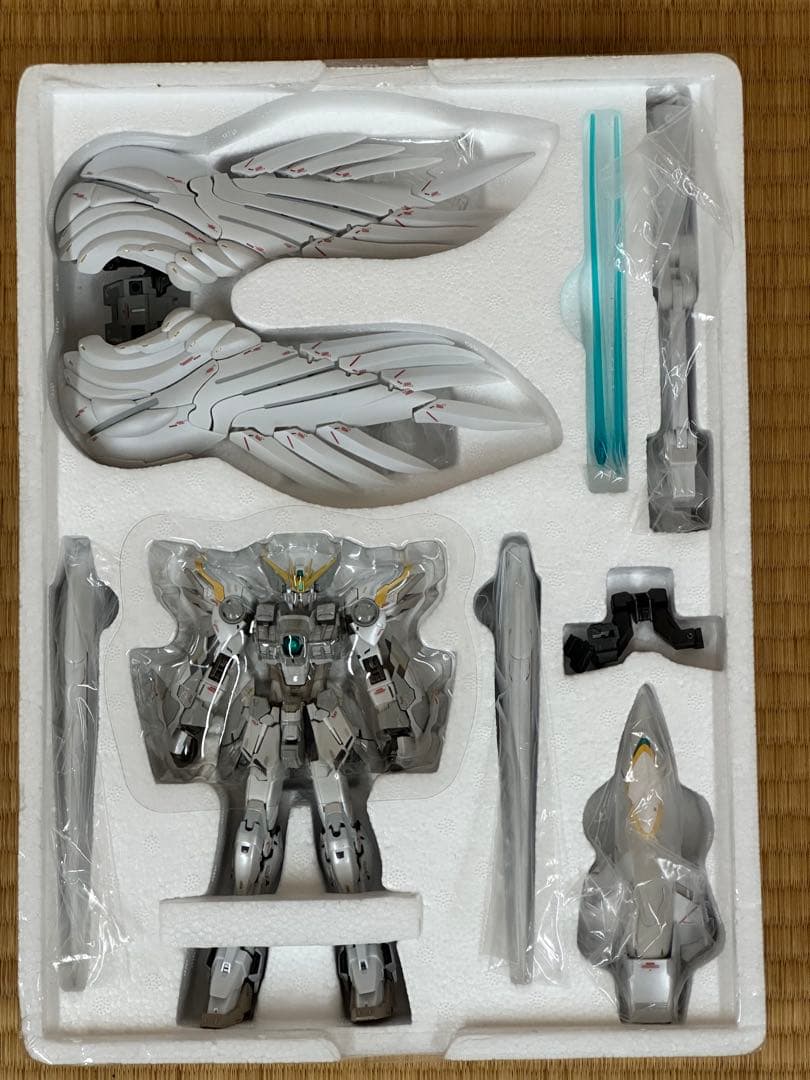 ウイングガンダムスノーホワイトプレリュード　L COMPOSITE