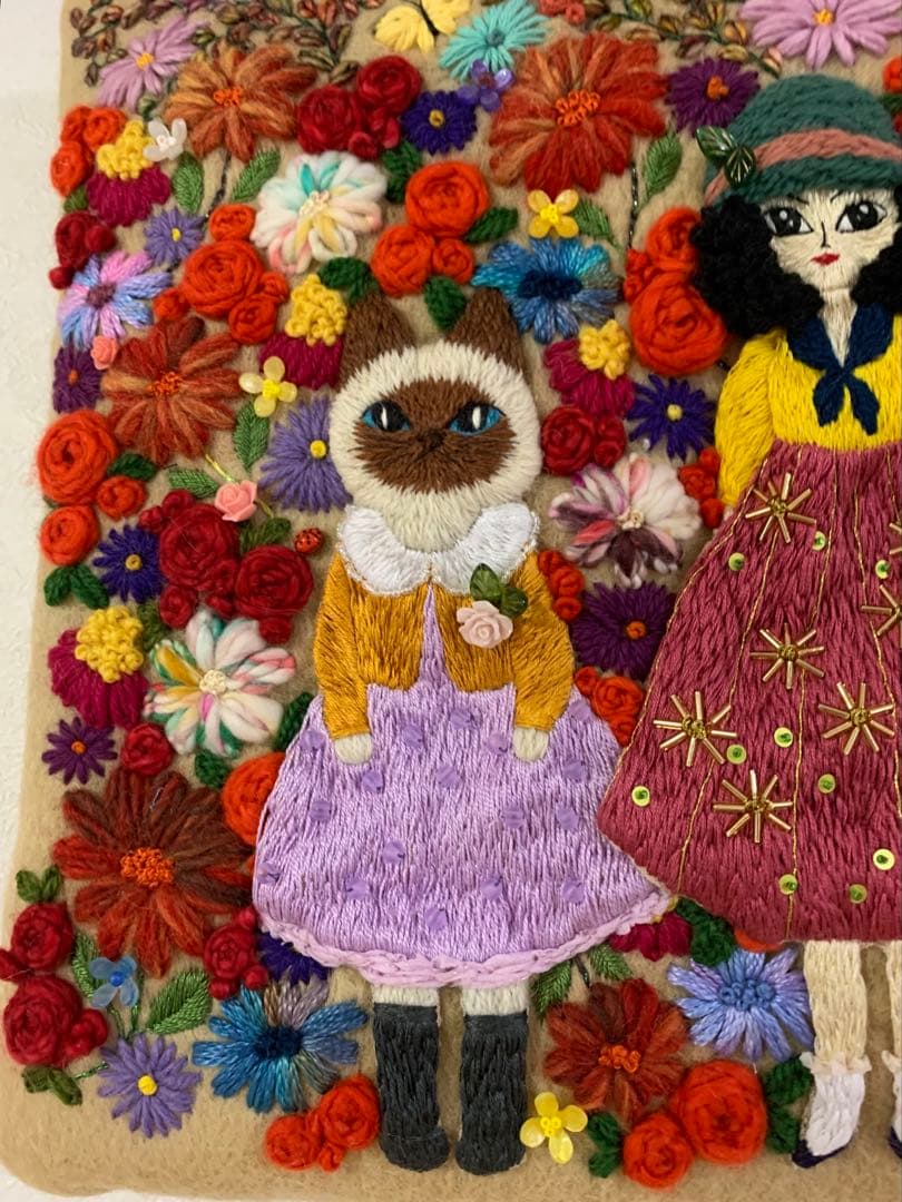 猫とお姉さん　お花畑でお散歩　羊毛フェルト生地のバッグ