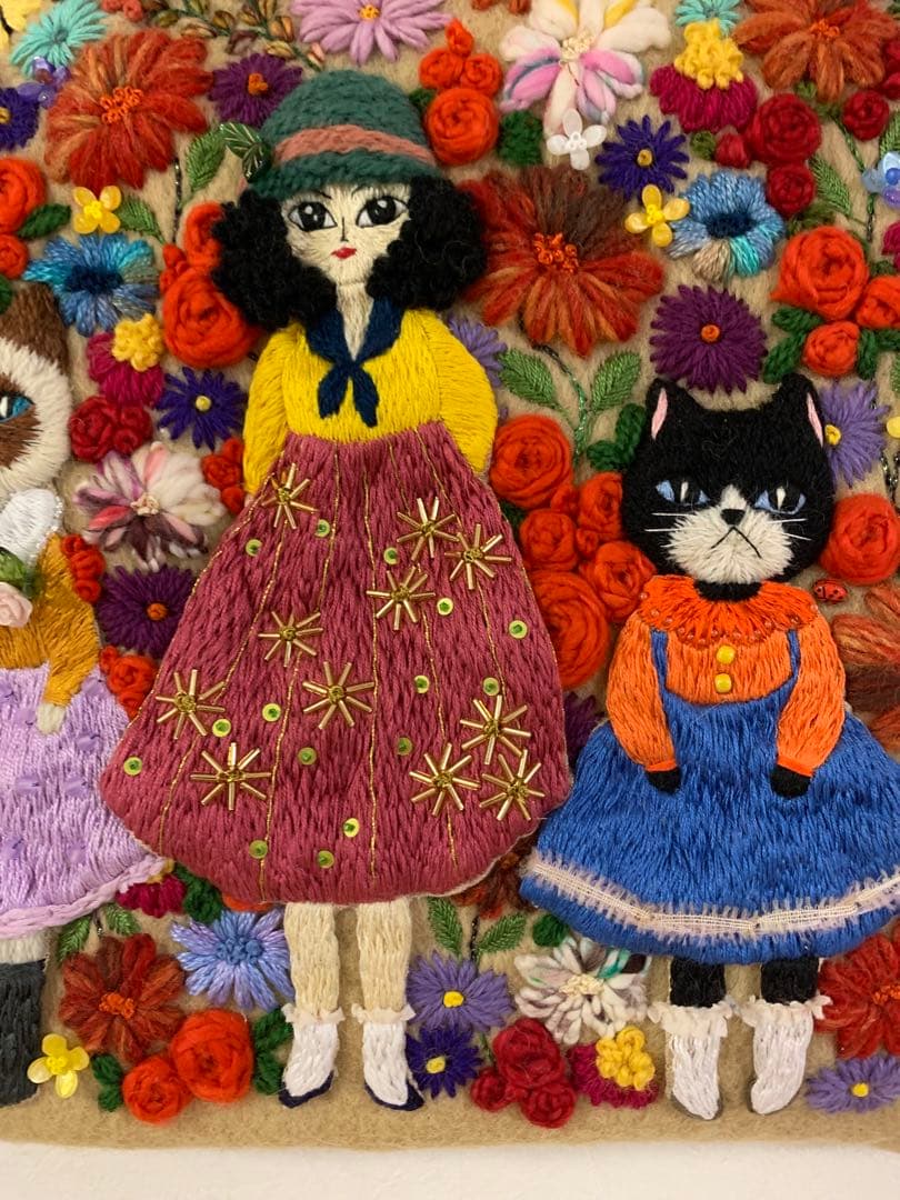 猫とお姉さん　お花畑でお散歩　羊毛フェルト生地のバッグ