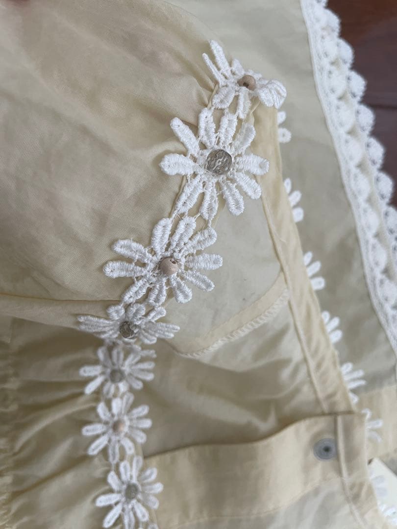 フラワーレーストリムエプロンドレス