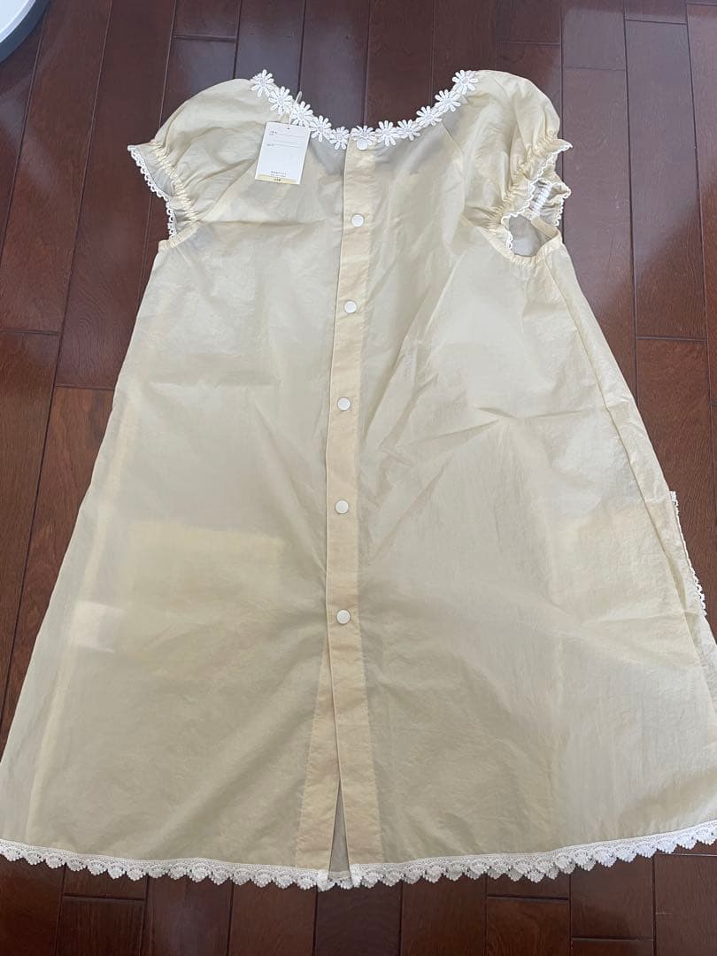 フラワーレーストリムエプロンドレス