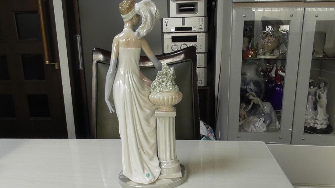 LLADRO　リヤドロ　【チャールストンの貴婦人】　置物　リアドロ　Ｌ371