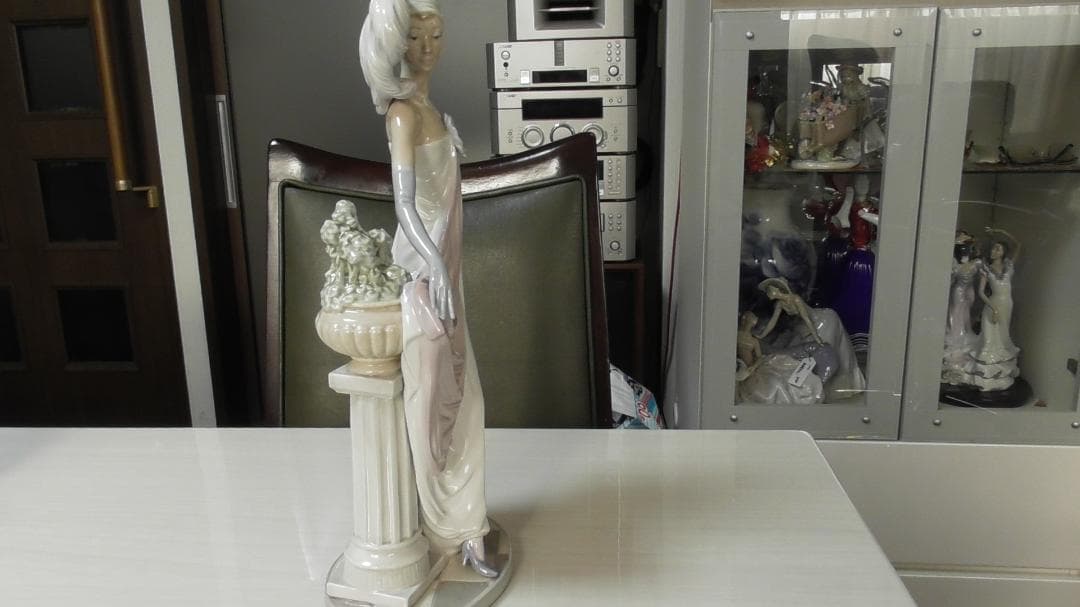 LLADRO　リヤドロ　【チャールストンの貴婦人】　置物　リアドロ　Ｌ371