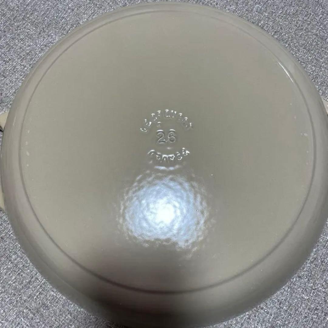 《ほぼ未使用》ルクルーゼ 浅鍋 26cm キャセロールベージュ系