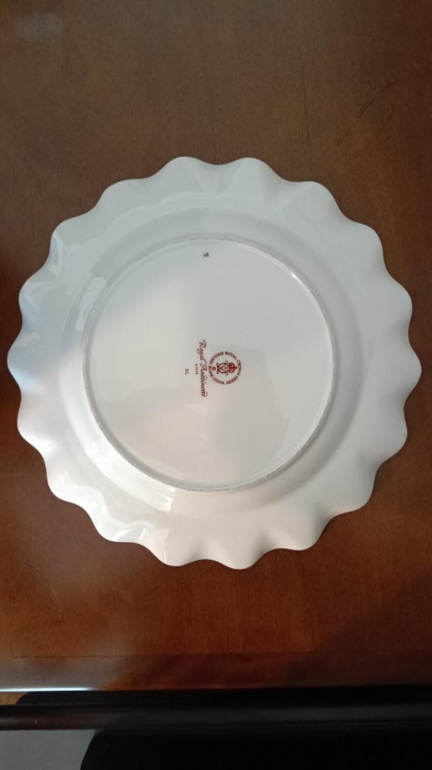 花柄波型皿 ゴールド装飾