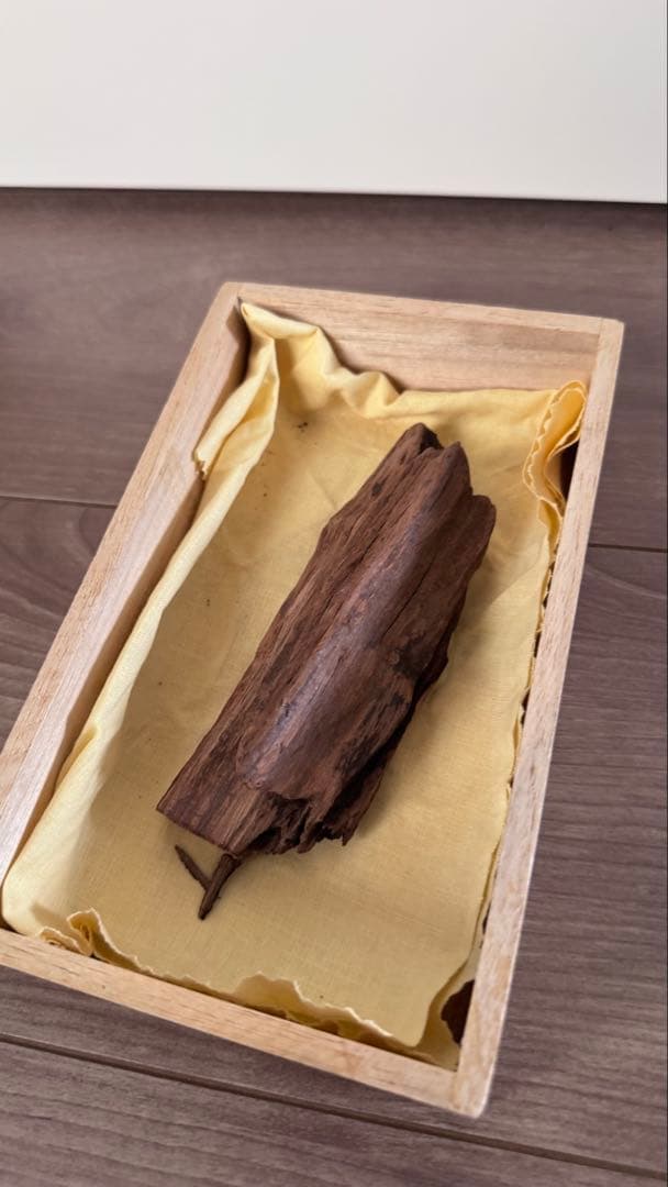 天然沈香《伽羅》伽羅認定印　96g 香木　沈香　茶道具　ベトナム産