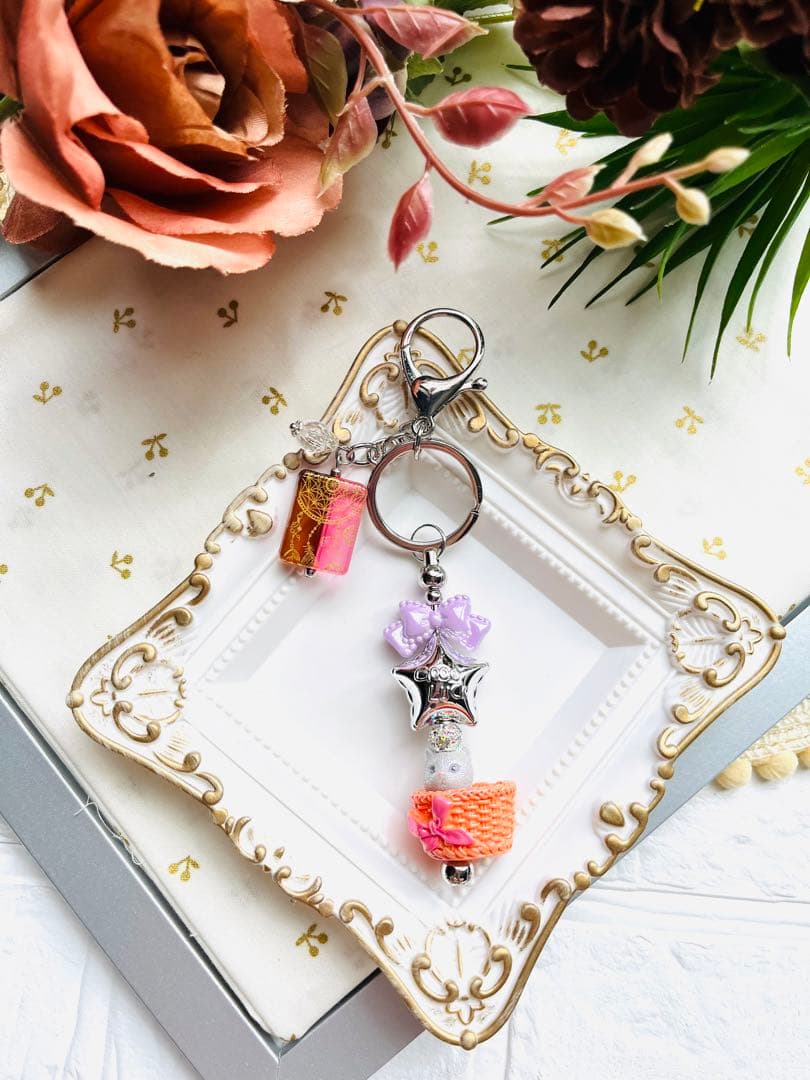 NO.388 カスタムキーホルダー　猫ちゃんビーズ　リボン　手染めビーズ