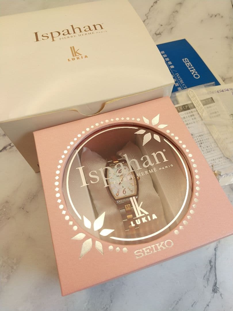 セイコー ルキア 美品ピエール・エルメコラボ 限定モデル ダイヤ 電波ソーラー