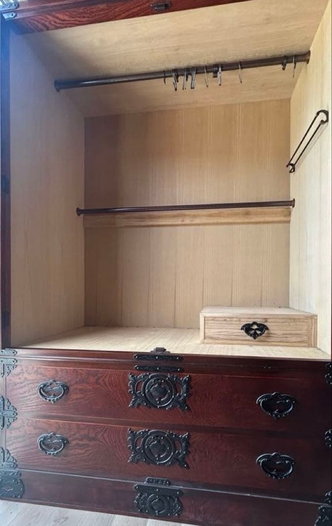 岩谷堂箪笥 観音開き 三段 高級 和箪笥 伝統工芸 職人仕上 - メルカリ