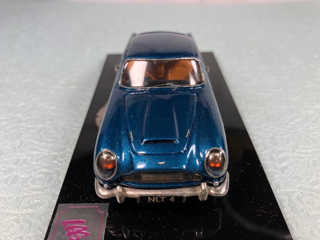 英国のIllustra製のホワイトメタルベースのアストン・マーティンDB5 青