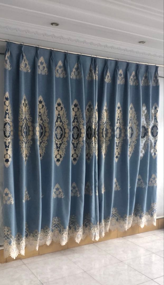 ドレープカーテン　刺繍柄　オーダーカーテン