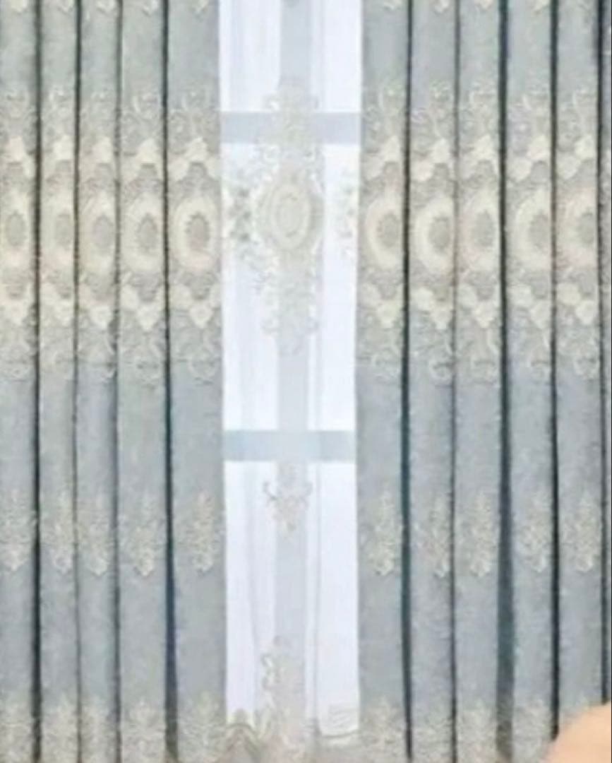 ドレープカーテン　刺繍柄　オーダーカーテン