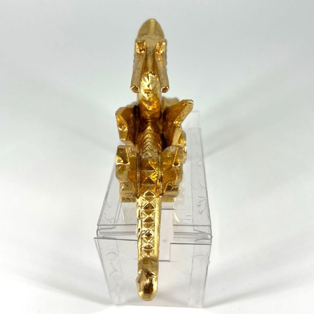 端午の節句　飾竜頭木彫金箔張り水晶玉付き