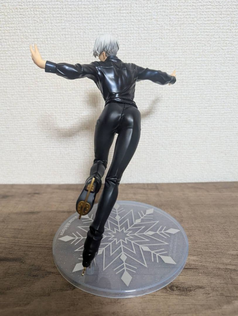 ユーリ!!!onICE ヴィクトル・ニキフォロフ フィギュア
