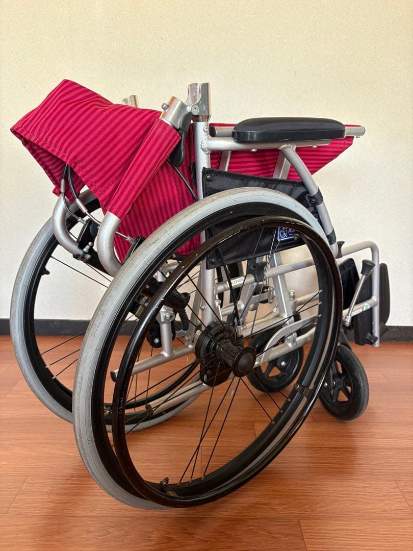 アルミ製折りたたみ車椅子 赤　ノーパンク
