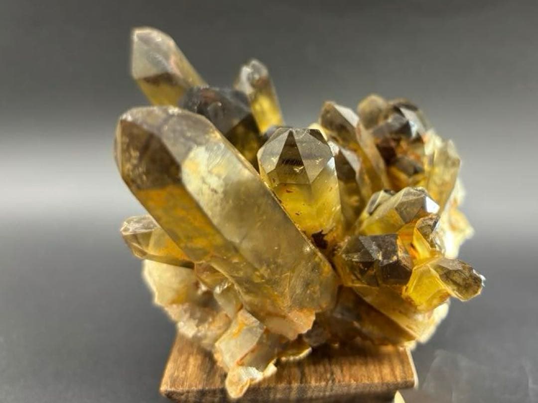 天然石　特大　スモーキーシトリンクラスター　金運　台座付き　#931