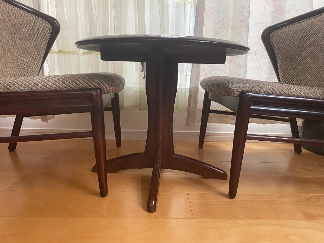 1980年代のカリモク家具　円形テーブルと椅子２脚セット