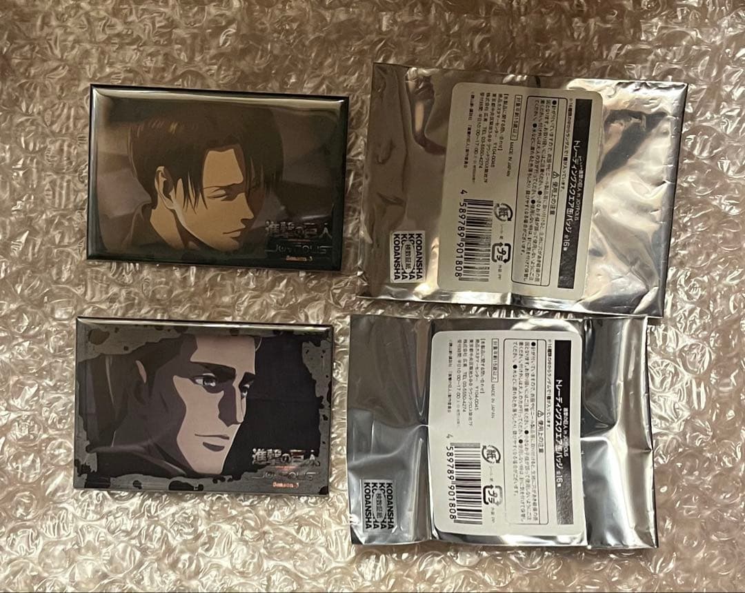 進撃の巨人 joypolis スクエア缶バッジ リヴァイ エルヴィン