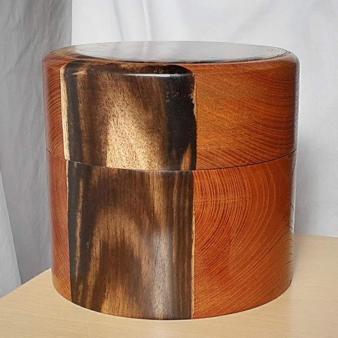 小物入れ 欅(ケヤキ) 幅14.7cm 高13.7cm 黒柿のはめ込み 超銘木