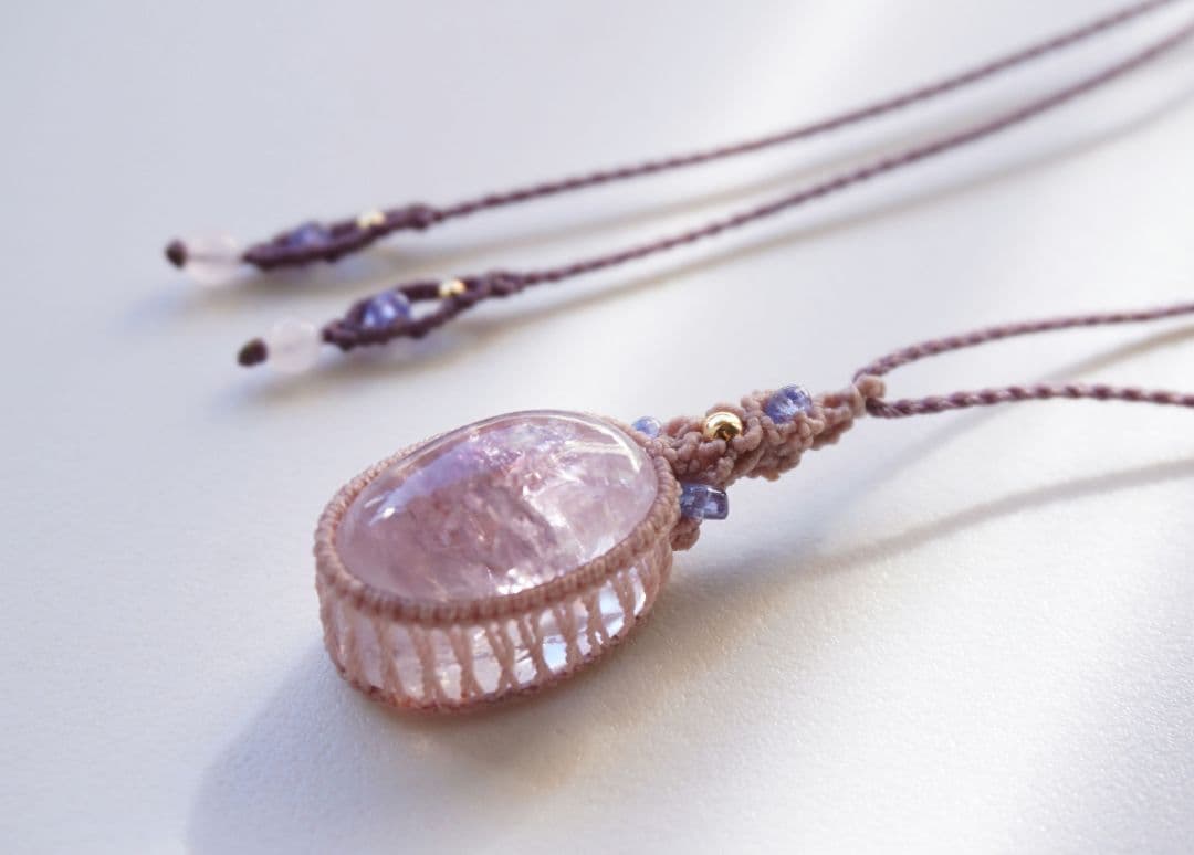 ピンクアメジスト　タンザナイト　マクラメ　ネックレス