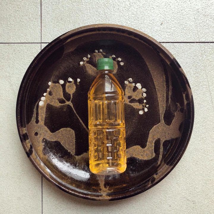 【食器】黒地にお花の大皿 陶器 プレート 和