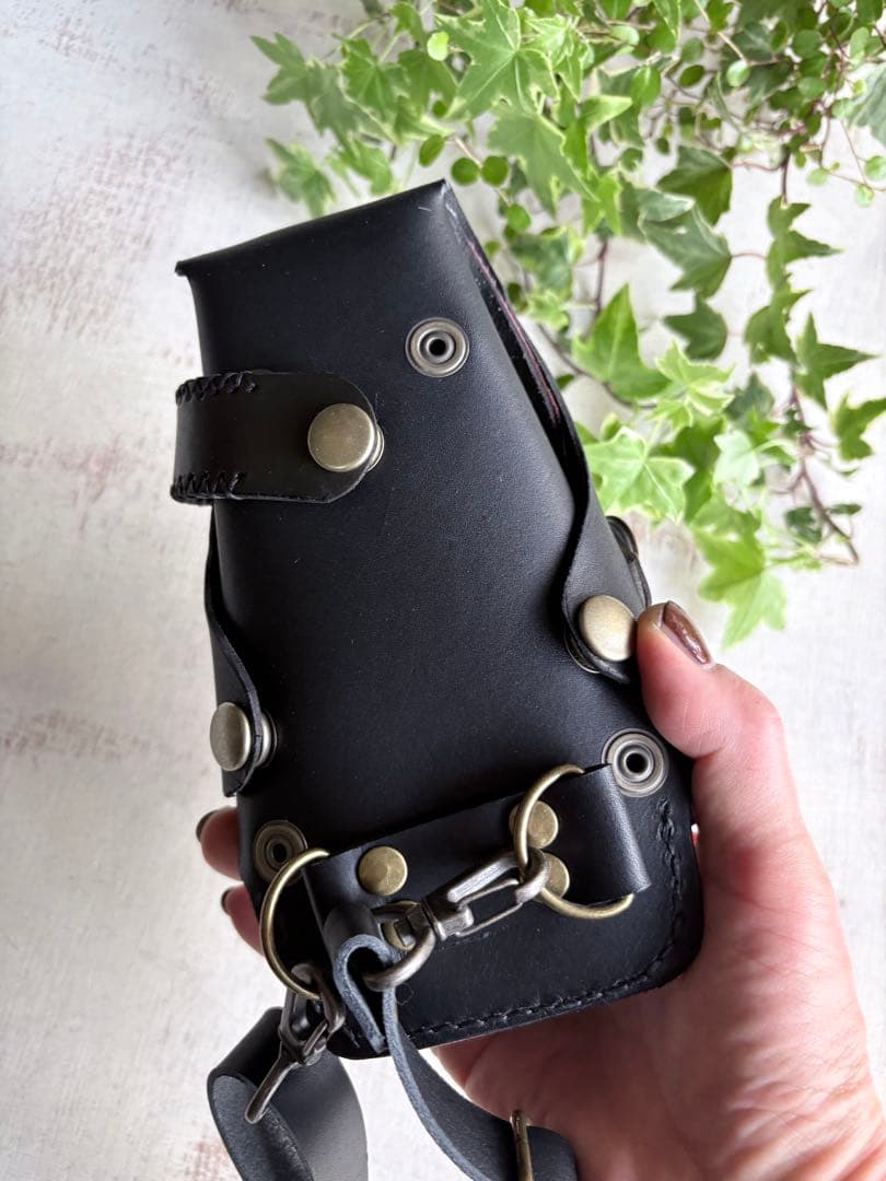 ヌメ革ブラック、ハラコカウのシザーケース - メルカリ