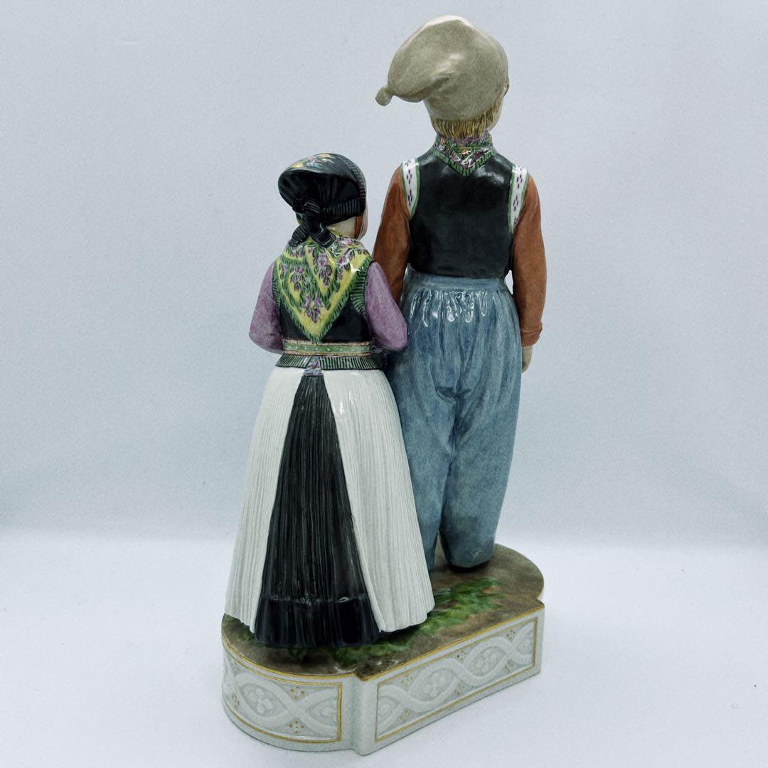 ロイヤルコペンハーゲン 民族衣装シリーズ　人形置物　アンティークフィギュリン