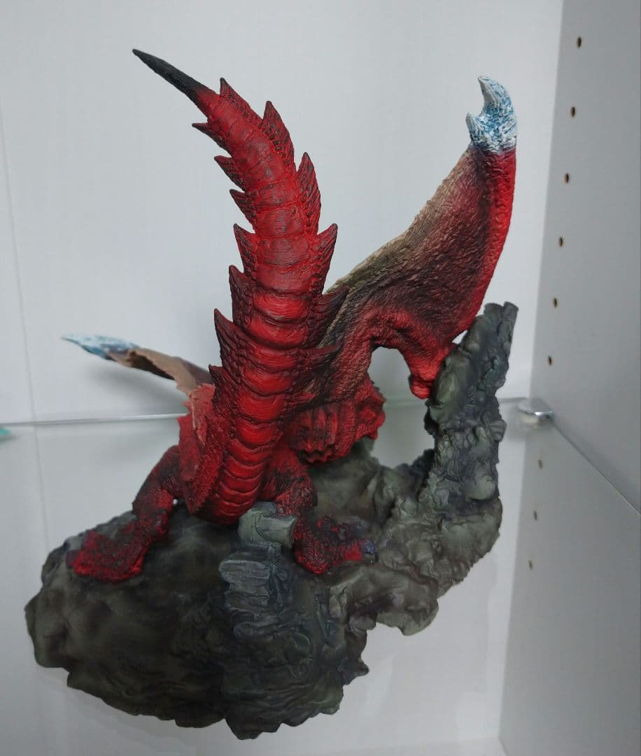 モンハン ティガレックス希少種 フィギュア クリエイターズモデル