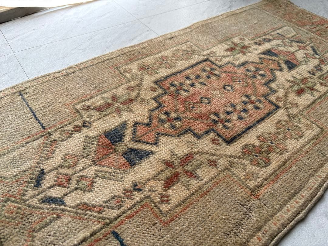 No.4 トルコヴィンテージラグ 102cm×45cm - メルカリ