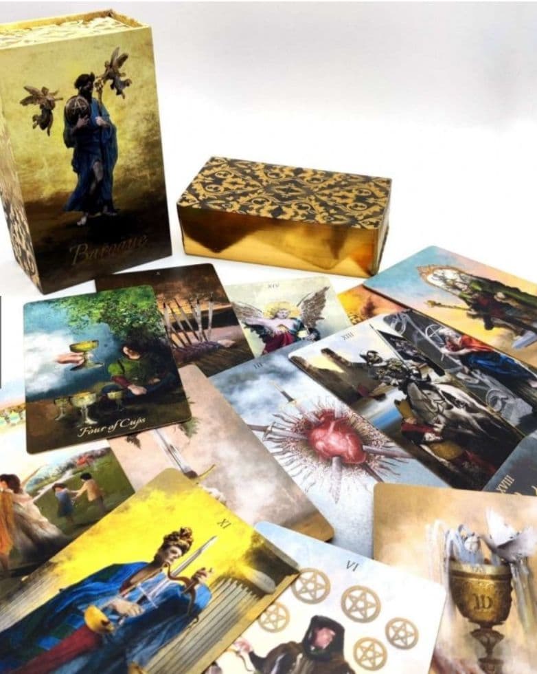 ゴールドが豪華で美しい！バロックタロット