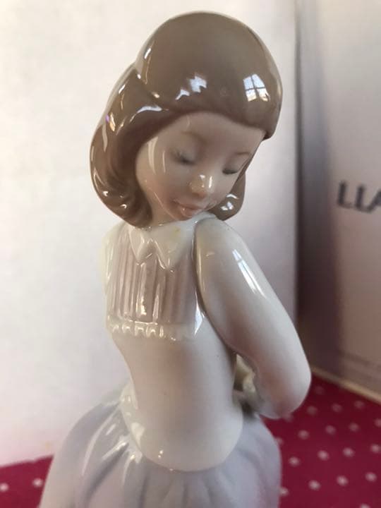 大幅値引き❣️lladro♡sweet and shy 6754