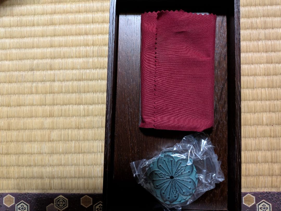 木製文箱 花模様付き