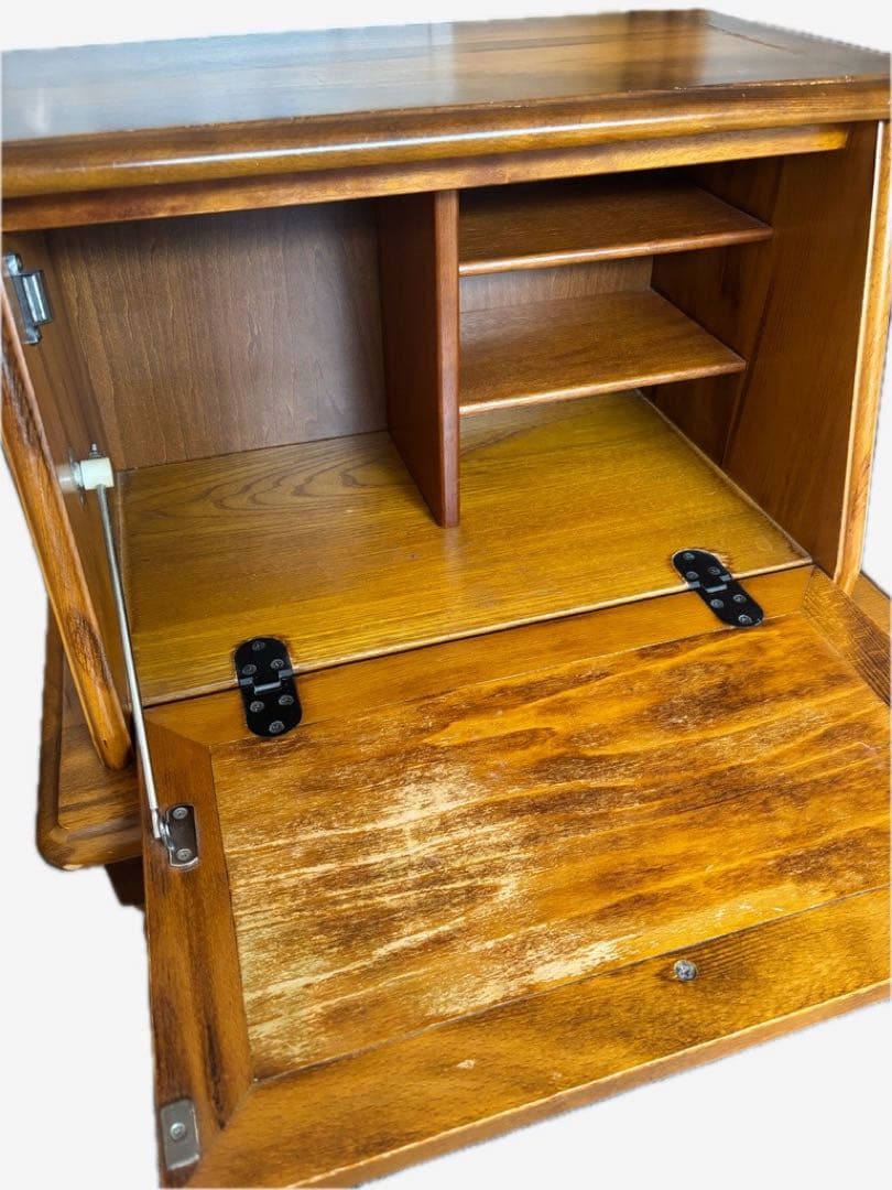 カリモク ライティングビューロー