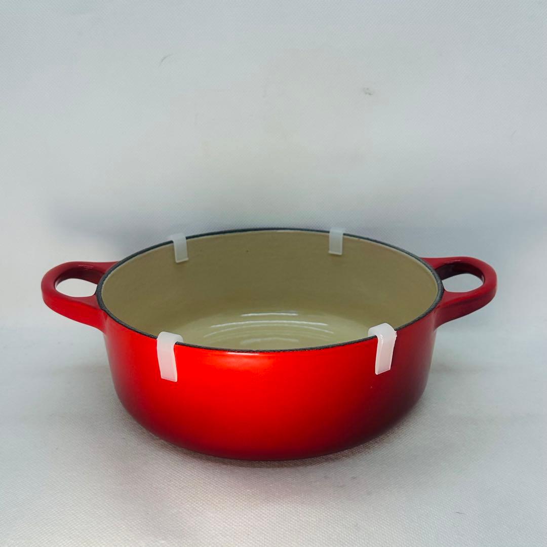 未使用 ル・クルーゼ ココットロンド 両手鍋 18㎝ チェリーレッド