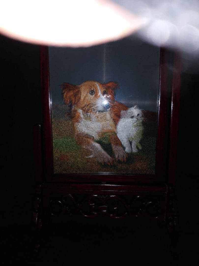 両面刺繍　縦長方形　犬と猫　中国工芸品　置物　NO.548