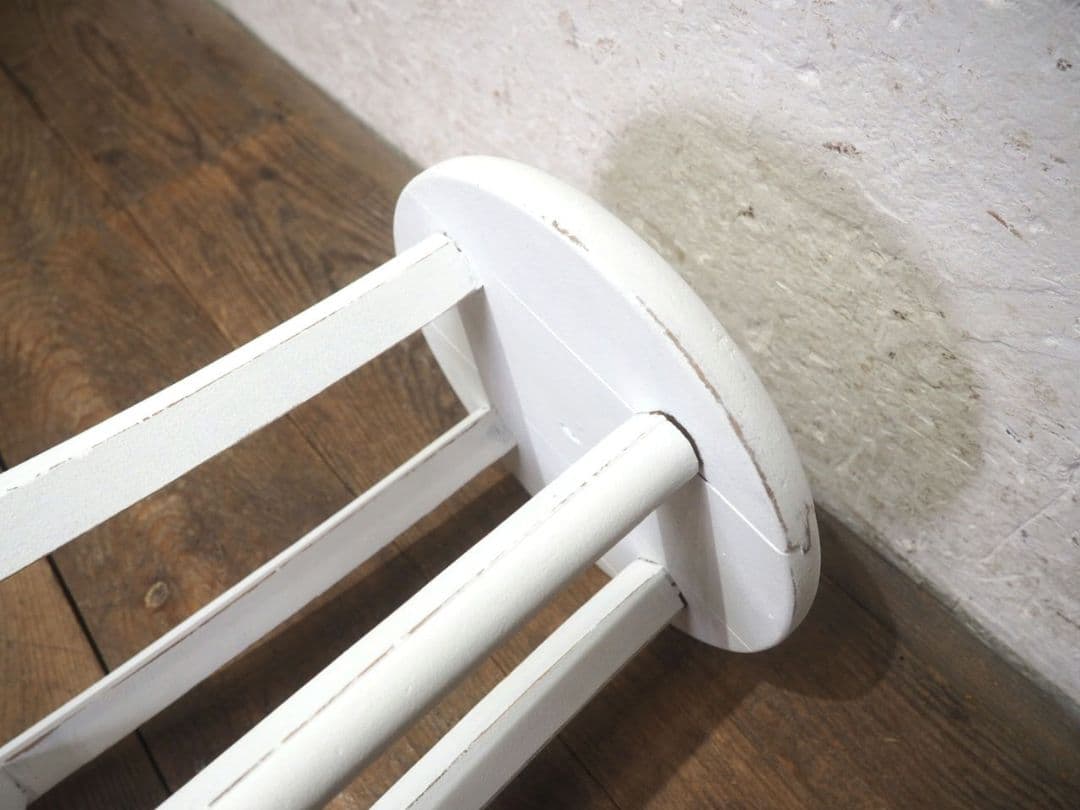 1369 ヴィンテージ 白ペンキのスツール　椅子　イス　チェア　レトロ　シャビー