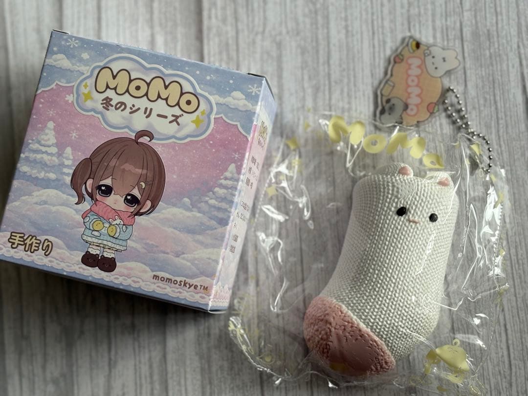 MoMoスクイーズ(冬のシリーズ・うさぎさんくつ下) - メルカリ