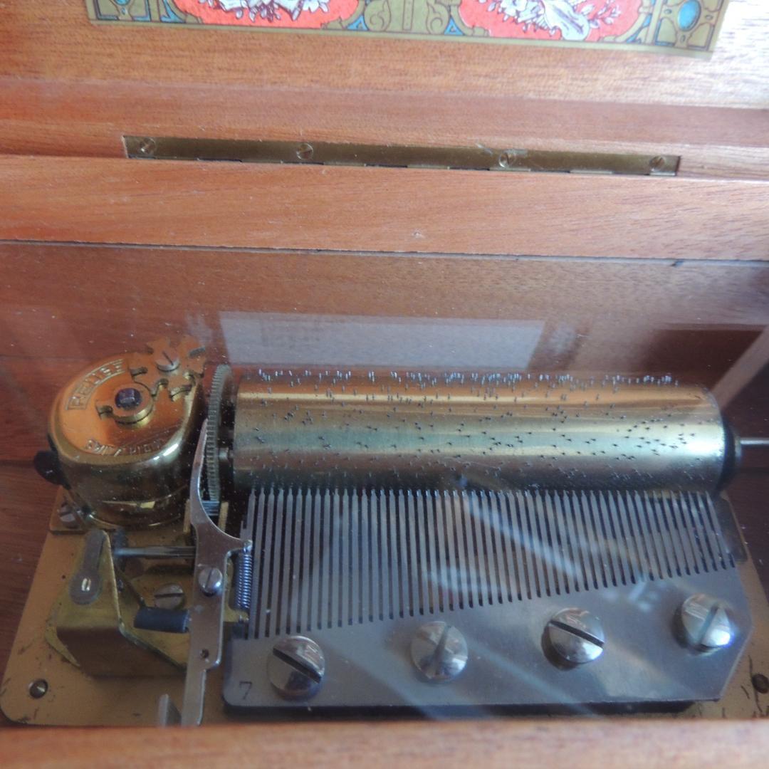 REUGE 50弁　ヨハン・シュトラウス2世「宝のワルツ」他　オルゴール