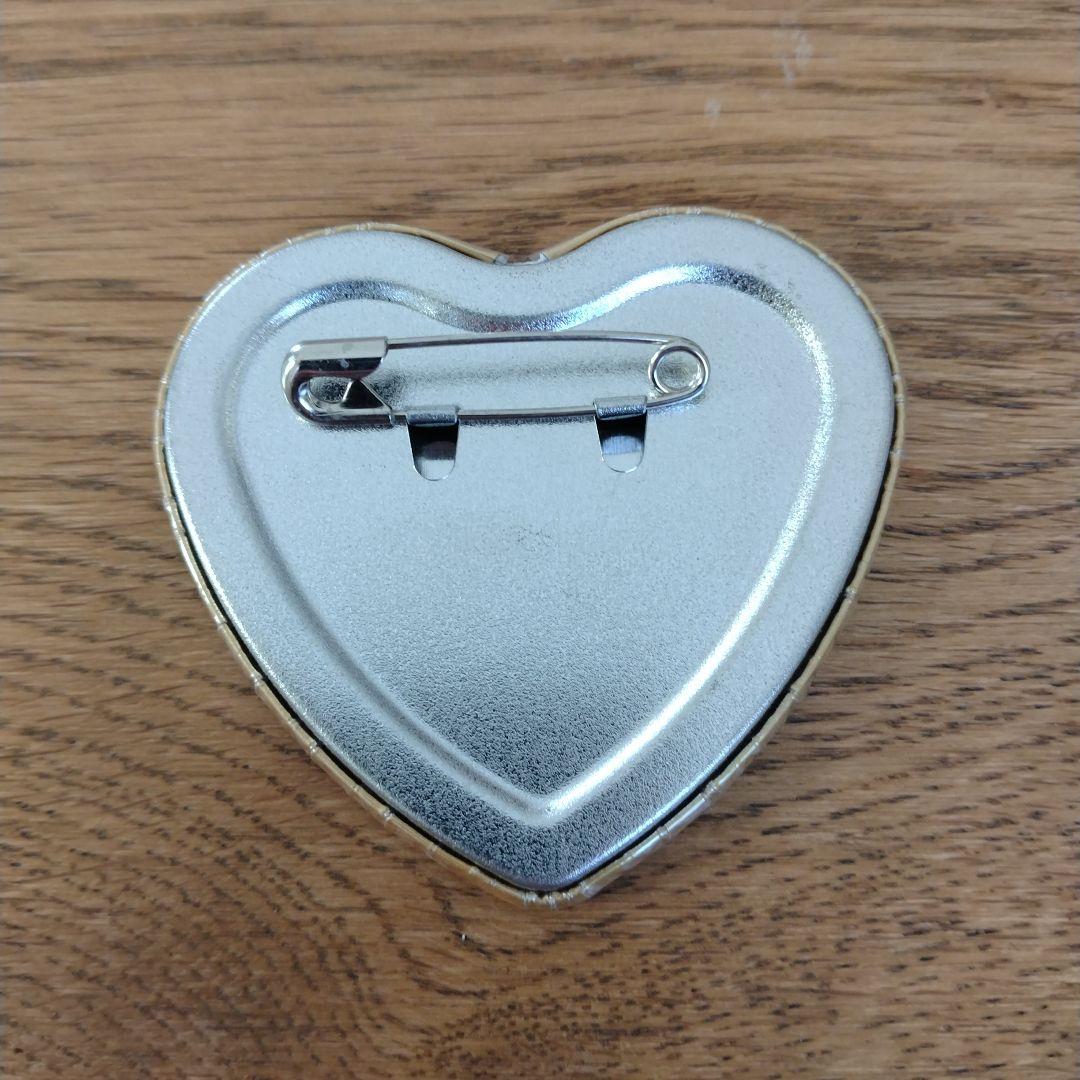 ヒューマンバグ大学 野田 ハート缶バッチ - メルカリ