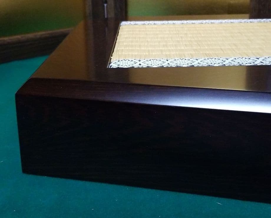 五月人形用　鉄刀木飾り台