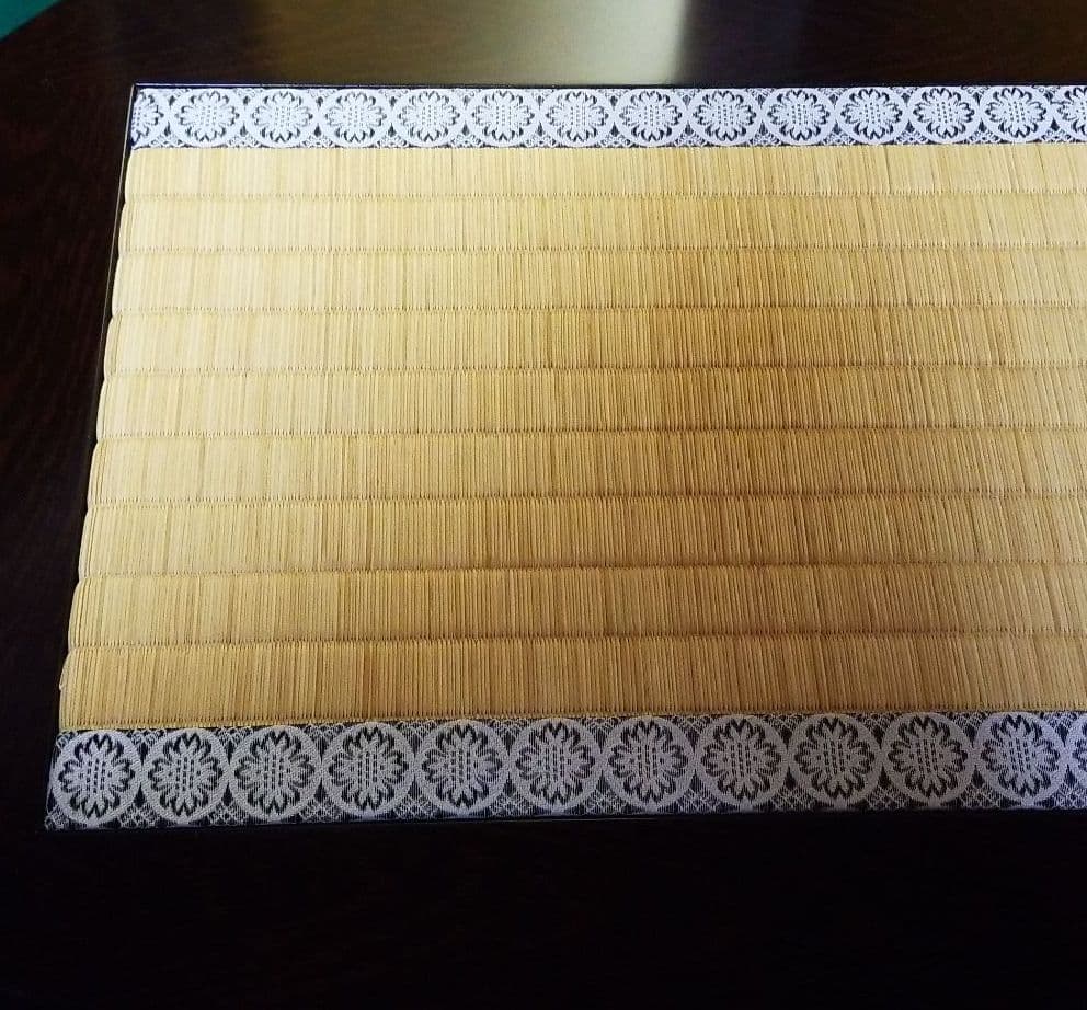 五月人形用　鉄刀木飾り台