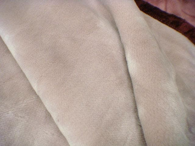 送料無料【新品B品】ダブルサイズ 毛布 【日本製　アクリル素材　2枚あわせ毛布】