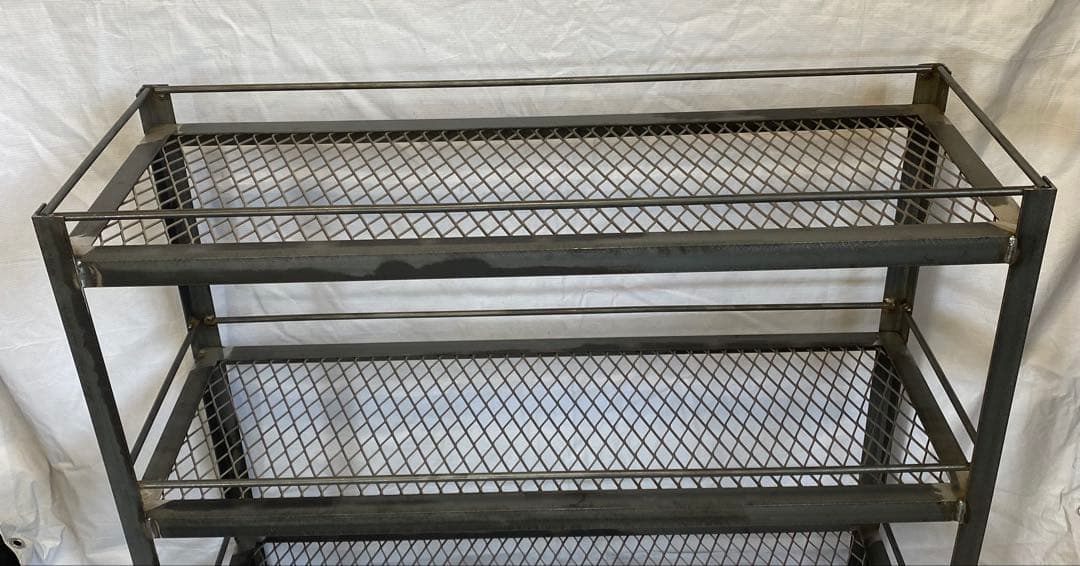 アイアンシェルフ　アイアンラック　スチールラック　植物棚　多肉植物